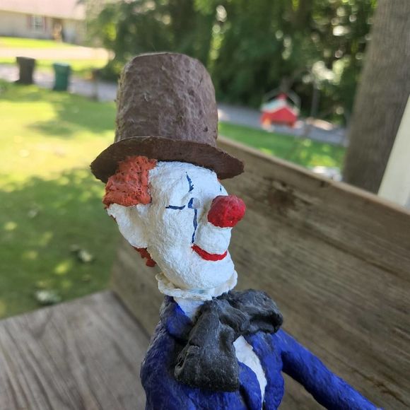 VINTAGE Paper mache Clown Juggler 15" Circus Sculpture, Artist Signed O'Neil - Picture 3 of 10